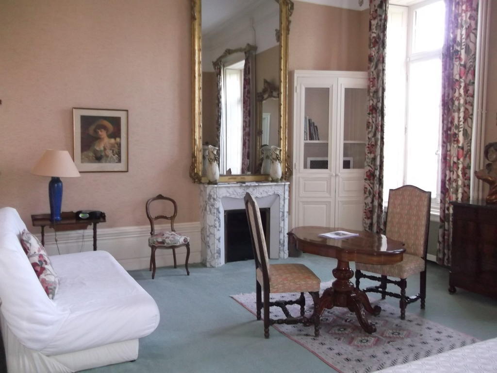 Chateau-Hotel De Nieuil Eksteriør billede