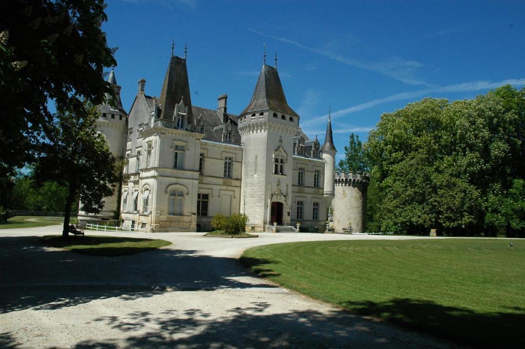 Chateau-Hotel De Nieuil Eksteriør billede