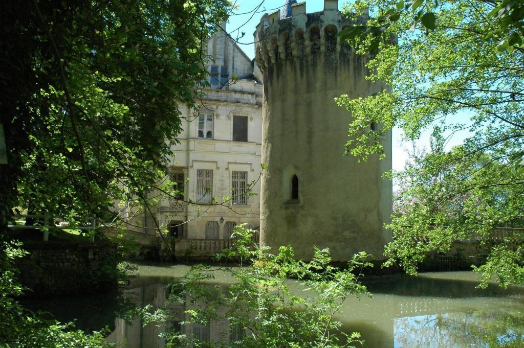 Chateau-Hotel De Nieuil Eksteriør billede