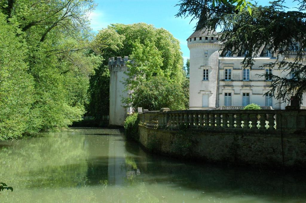 Chateau-Hotel De Nieuil Eksteriør billede