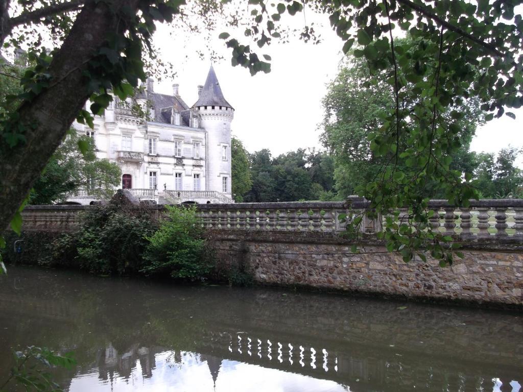 Chateau-Hotel De Nieuil Eksteriør billede